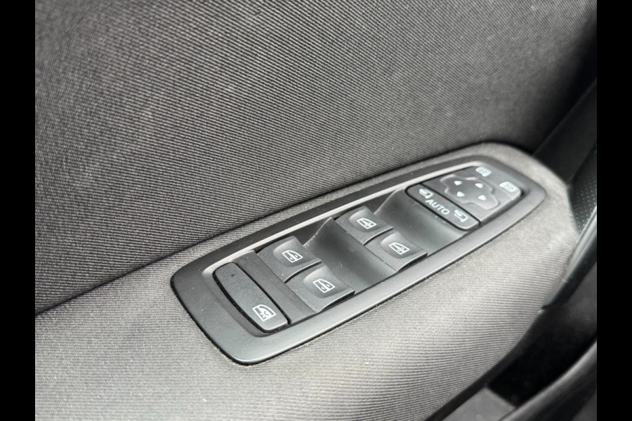 Renault Mégane 1.3 TCe Business 140PK Automaat Led Navi Stoelv.