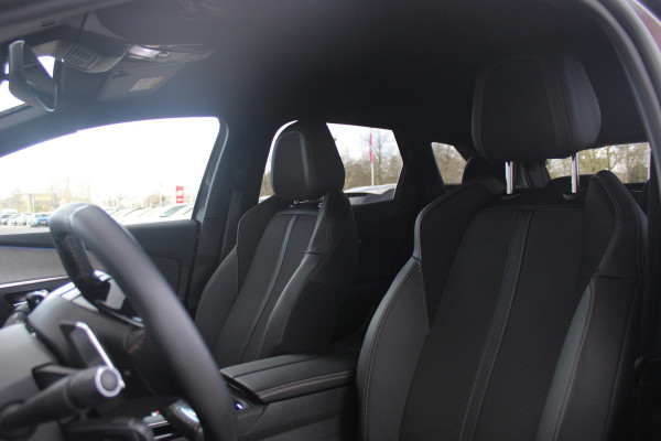 Peugeot 3008 1.2 Hybrid 136 GT | 360° CAMERA | NAVIGATIE | ADAPTIVE CRUISE CONTROL | APPLE CARPLAY/ANDROID AUTO | CLIMATE CONTROL | 18" LICHTMETALEN VELGEN | DODEHOEK DETECTIE | KEYLESS ENTRY/START | FULL LED KOPLAMPEN | PARKEERSENSOREN VOOR EN ACHTER | DAB+ RADIO | LANE ASSIST |