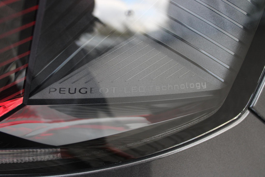 Peugeot 3008 1.2 Hybrid 136 GT | 360° CAMERA | NAVIGATIE | ADAPTIVE CRUISE CONTROL | APPLE CARPLAY/ANDROID AUTO | CLIMATE CONTROL | 18" LICHTMETALEN VELGEN | DODEHOEK DETECTIE | KEYLESS ENTRY/START | FULL LED KOPLAMPEN | PARKEERSENSOREN VOOR EN ACHTER | DAB+ RADIO | LANE ASSIST |