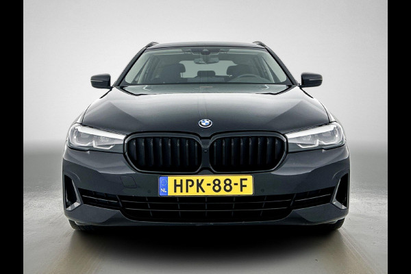 BMW 5 Serie Touring 530e xDrive Black-Line CAMERA TREKHAAK CARPLAY