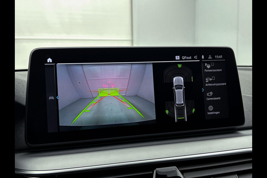 BMW 5 Serie Touring 530e xDrive Black-Line CAMERA TREKHAAK CARPLAY