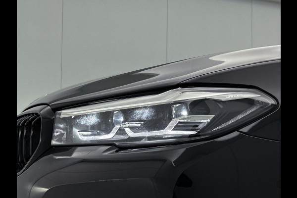 BMW 5 Serie Touring 530e xDrive Black-Line CAMERA TREKHAAK CARPLAY