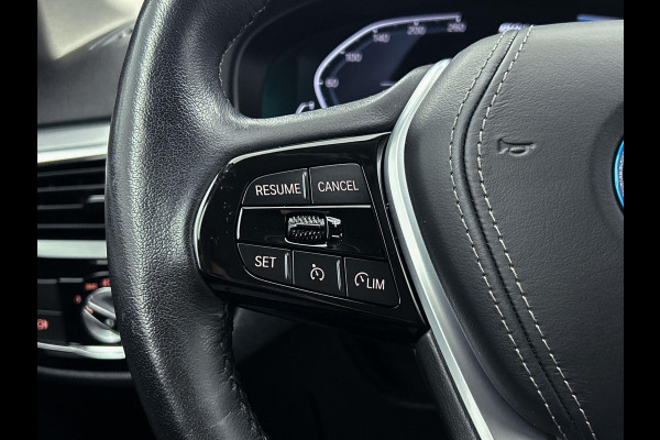 BMW 5 Serie Touring 530e xDrive Black-Line CAMERA TREKHAAK CARPLAY