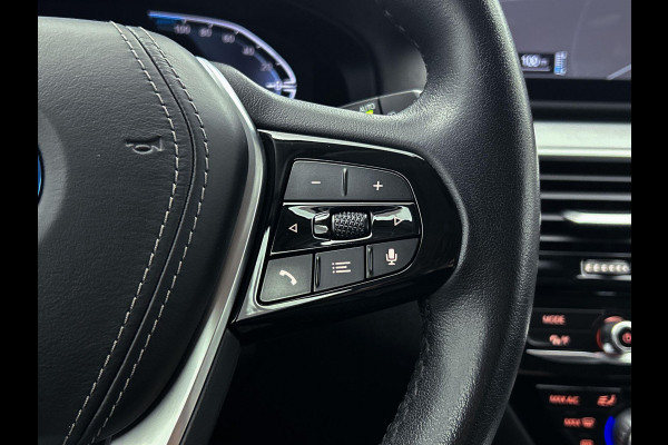 BMW 5 Serie Touring 530e xDrive Black-Line CAMERA TREKHAAK CARPLAY