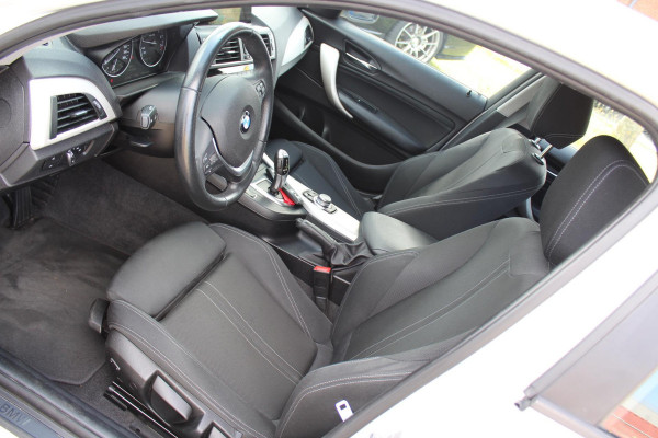 BMW 1-serie 118i Centennial Executive AUTOMAAT NAP MULTIMEDIA