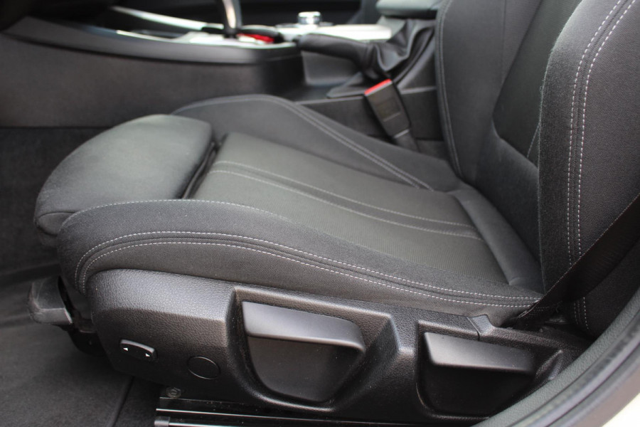 BMW 1-serie 118i Centennial Executive AUTOMAAT NAP MULTIMEDIA
