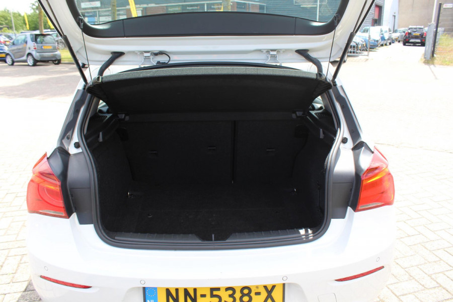 BMW 1-serie 118i Centennial Executive AUTOMAAT NAP MULTIMEDIA