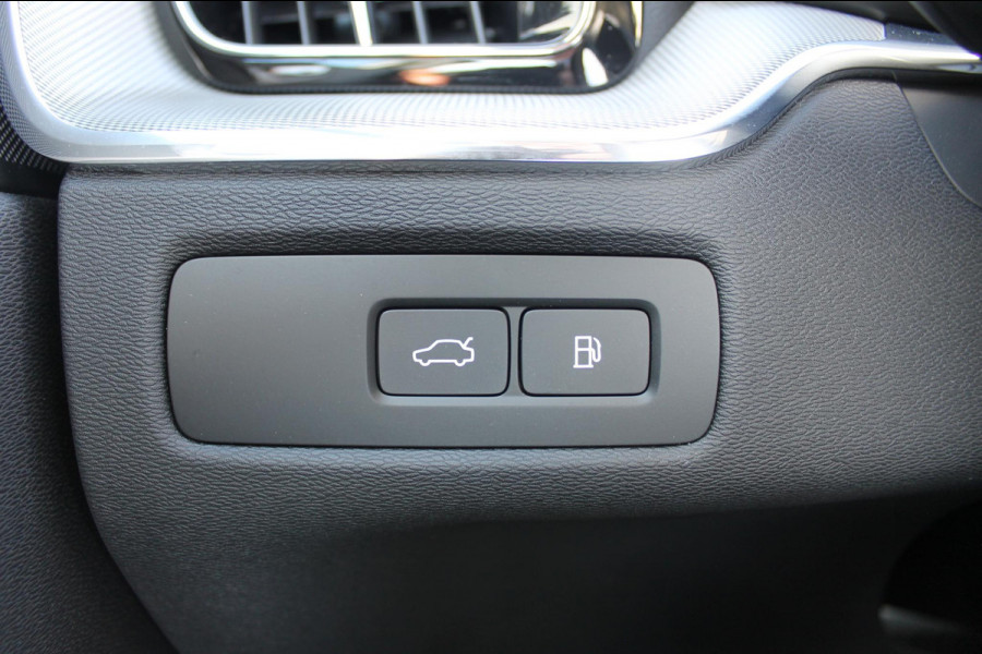 Volvo XC60 T8 Plug-in hybrid AWD Plus Dark Long Range / Panoramisch schuif-kanteldak / lederen bekleding / 360 graden camera / 20" lichtmetalen velgen