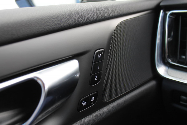 Volvo V60 B4 211PK Automaat Inscription Lederen bekleding / 18" lichtmetalen velgen / Apple Carplay / Adaptieve Cruise control / Stoelverwarming / Elektrisch bedienbare bestuurdersstoel met geheugen