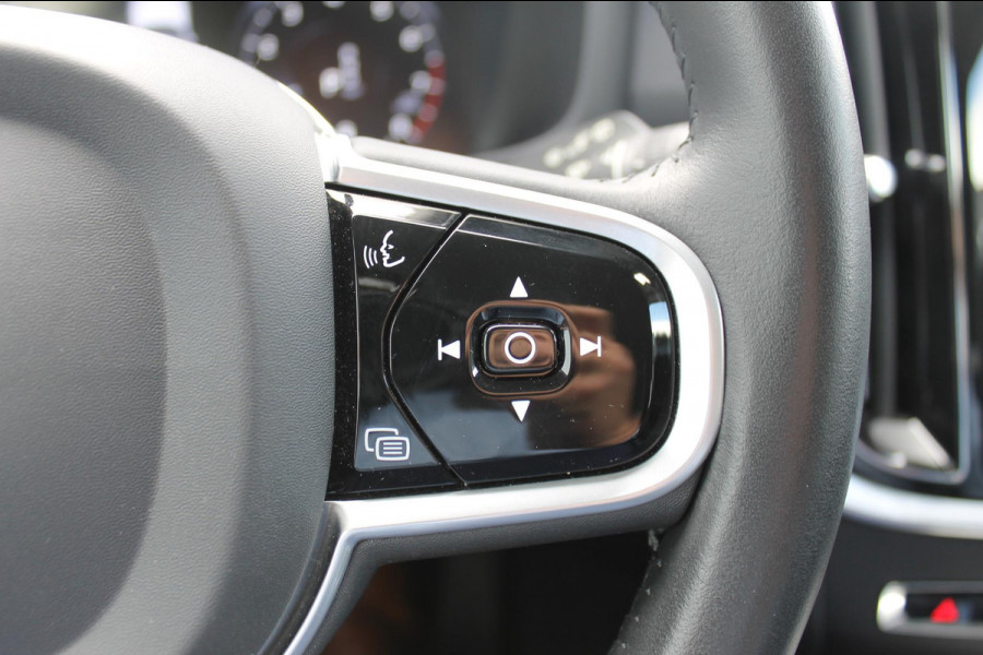 Volvo V60 B4 211PK Automaat Inscription Lederen bekleding / 18" lichtmetalen velgen / Apple Carplay / Adaptieve Cruise control / Stoelverwarming / Elektrisch bedienbare bestuurdersstoel met geheugen