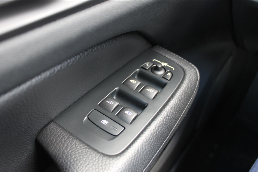 Volvo V60 B4 211PK Automaat Inscription Lederen bekleding / 18" lichtmetalen velgen / Apple Carplay / Adaptieve Cruise control / Stoelverwarming / Elektrisch bedienbare bestuurdersstoel met geheugen
