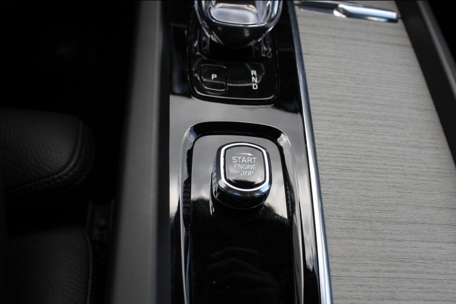 Volvo V60 B4 211PK Automaat Inscription Lederen bekleding / 18" lichtmetalen velgen / Apple Carplay / Adaptieve Cruise control / Stoelverwarming / Elektrisch bedienbare bestuurdersstoel met geheugen