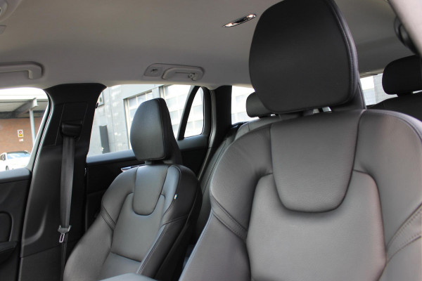 Volvo V60 B4 211PK Automaat Inscription Lederen bekleding / 18" lichtmetalen velgen / Apple Carplay / Adaptieve Cruise control / Stoelverwarming / Elektrisch bedienbare bestuurdersstoel met geheugen