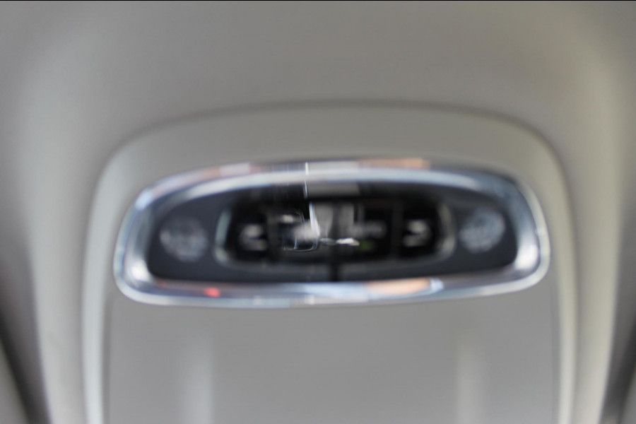Volvo V60 B4 211PK Automaat Inscription Lederen bekleding / 18" lichtmetalen velgen / Apple Carplay / Adaptieve Cruise control / Stoelverwarming / Elektrisch bedienbare bestuurdersstoel met geheugen