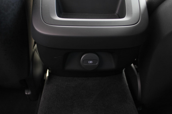 Volvo V60 B4 211PK Automaat Inscription Lederen bekleding / 18" lichtmetalen velgen / Apple Carplay / Adaptieve Cruise control / Stoelverwarming / Elektrisch bedienbare bestuurdersstoel met geheugen