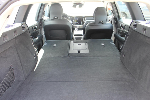 Volvo V60 B4 211PK Automaat Inscription Lederen bekleding / 18" lichtmetalen velgen / Apple Carplay / Adaptieve Cruise control / Stoelverwarming / Elektrisch bedienbare bestuurdersstoel met geheugen
