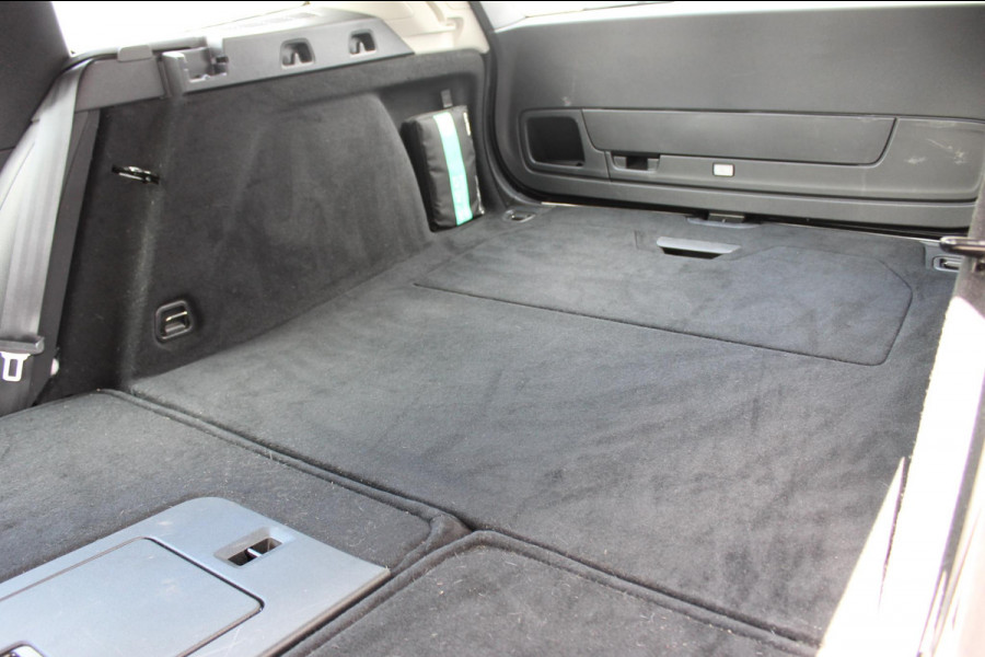 Volvo V60 B4 211PK Automaat Inscription Lederen bekleding / 18" lichtmetalen velgen / Apple Carplay / Adaptieve Cruise control / Stoelverwarming / Elektrisch bedienbare bestuurdersstoel met geheugen