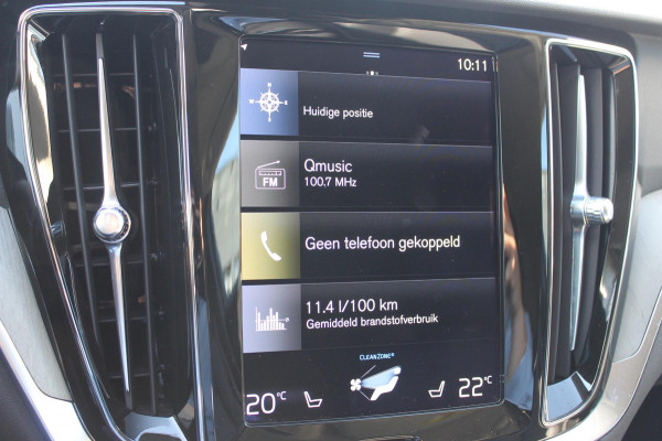Volvo V60 T6 350PK Plug-in hybrid AWD Plus Bright Long Range / 19" lichtmetalen velgen / Harman Kardon Audio / Adaptieve Cruise Control / Elektrisch verstelbare voorstoelen met geheugen