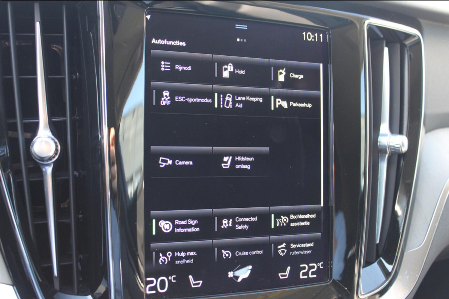 Volvo V60 T6 350PK Plug-in hybrid AWD Plus Bright Long Range / 19" lichtmetalen velgen / Harman Kardon Audio / Adaptieve Cruise Control / Elektrisch verstelbare voorstoelen met geheugen