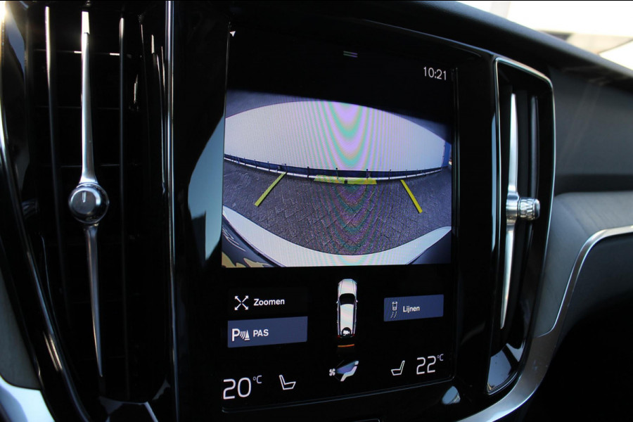 Volvo V60 T6 350PK Plug-in hybrid AWD Plus Bright Long Range / 19" lichtmetalen velgen / Harman Kardon Audio / Adaptieve Cruise Control / Elektrisch verstelbare voorstoelen met geheugen