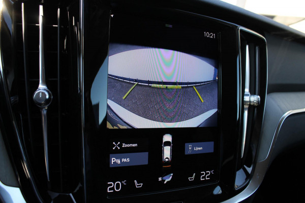 Volvo V60 T6 350PK Plug-in hybrid AWD Plus Bright Long Range / 19" lichtmetalen velgen / Harman Kardon Audio / Adaptieve Cruise Control / Elektrisch verstelbare voorstoelen met geheugen