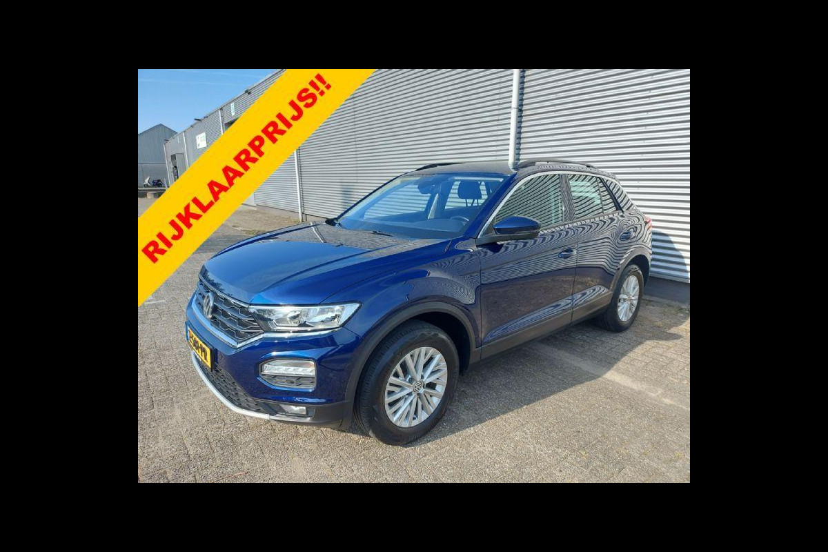 Volkswagen T-Roc 1.5 TSI Style Automaat,trekhaak, applecarplay/android/nav,airco,cruisecontrol,stoel/stuurverwarming,parkeersensoren,trekhaak Volkswagen T-Roc 1.5 TSI Style Automaat,trekhaak, applecarplay/android/nav,airco,cruisecontrol,stoel/stuurverwarming,parkeersensoren,trekhaak