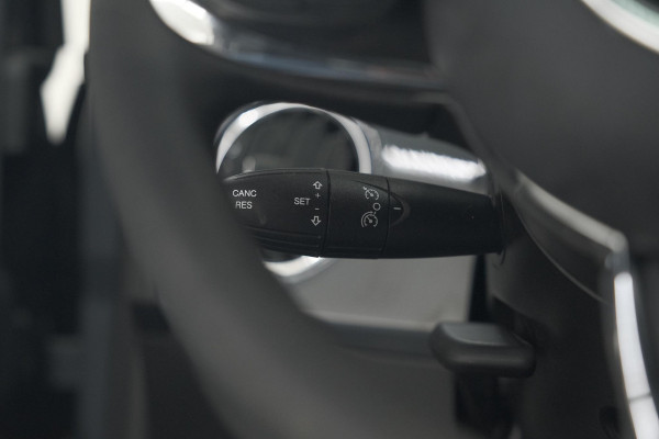 Fiat 500 1.0 Hybrid Dolcevita | Panoramadak | Apple Carplay | Parkeersensoren | Climate Control