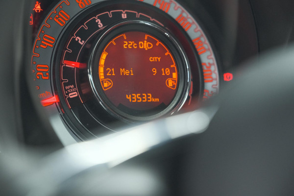 Fiat 500 1.0 Hybrid Dolcevita | Panoramadak | Apple Carplay | Parkeersensoren | Climate Control