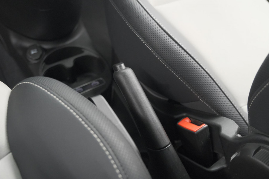 Fiat 500 1.0 Hybrid Dolcevita | Panoramadak | Apple Carplay | Parkeersensoren | Climate Control