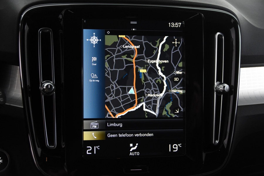 Volvo XC40 1.5 T4 Recharge Inscription *1ste Eigenaar*Navigatie*Trekhaak*