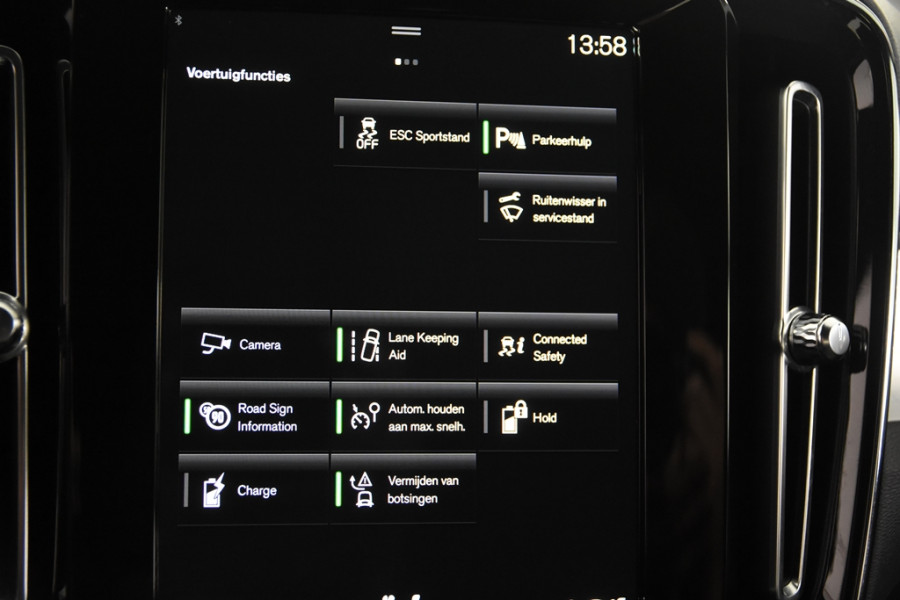 Volvo XC40 1.5 T4 Recharge Inscription *1ste Eigenaar*Navigatie*Trekhaak*