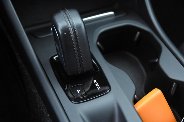 Volvo XC40 1.5 T4 Recharge Inscription *1ste Eigenaar*Navigatie*Trekhaak*