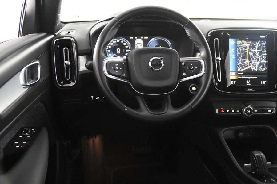 Volvo XC40 1.5 T4 Recharge Inscription *1ste Eigenaar*Navigatie*Trekhaak*