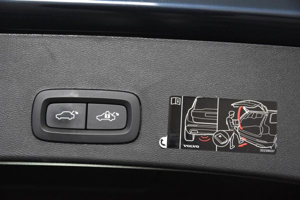 Volvo XC40 1.5 T4 Recharge Inscription *1ste Eigenaar*Navigatie*Trekhaak*