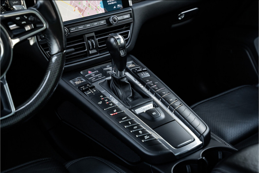 Porsche Macan 3.0 S - Facelift l Carbon l Alcantara Hemel l Panorama | Luchtv. | Elek. Trekhaak