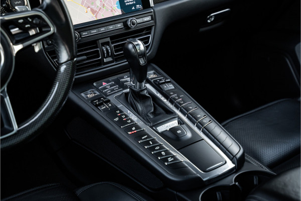 Porsche Macan 3.0 S - Facelift l Carbon l Alcantara Hemel l Panorama | Luchtv. | Elek. Trekhaak