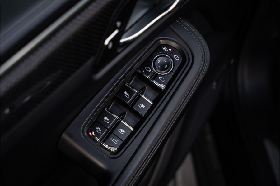 Porsche Macan 3.0 S - Facelift l Carbon l Alcantara Hemel l Panorama | Luchtv. | Elek. Trekhaak