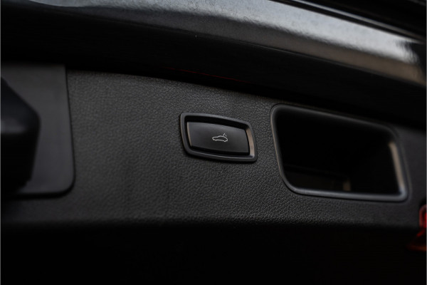 Porsche Macan 3.0 S - Facelift l Carbon l Alcantara Hemel l Panorama | Luchtv. | Elek. Trekhaak
