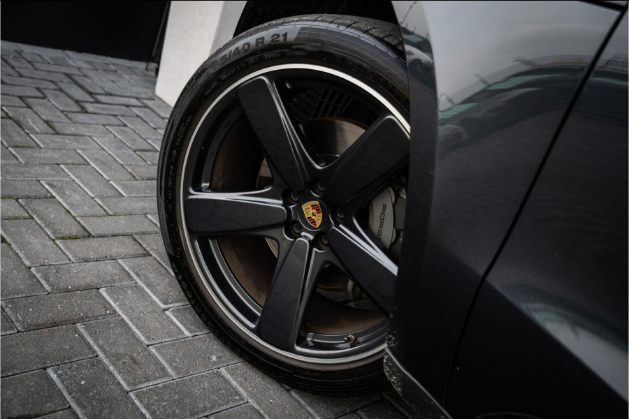Porsche Macan 3.0 S - Facelift l Carbon l Alcantara Hemel l Panorama | Luchtv. | Elek. Trekhaak