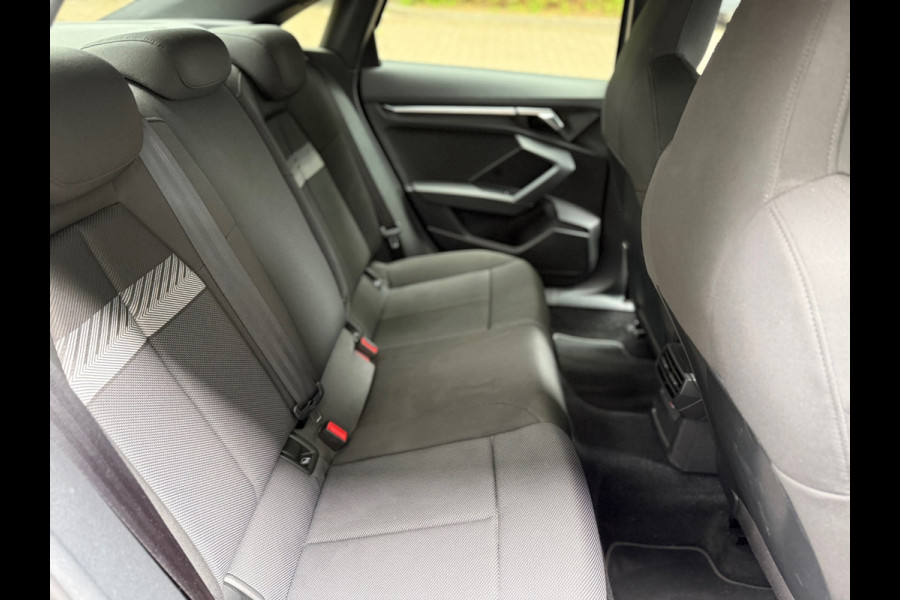 Audi A3 Limousine 30 TFSI Business edition l Climate l ACC l Xenon l Navi l Automaat l VDOH l