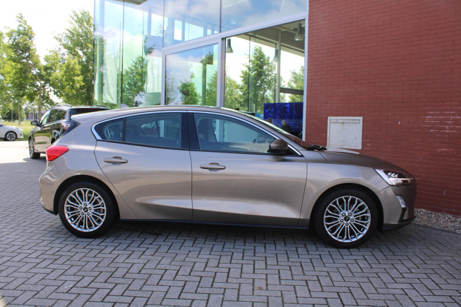 Ford Focus 1.0 EcoBoost Titanium Business | Winter Pack | Full LED | 10-weg verstelbare stoel | 17 inch | Camera | Head up Display | Bang&Olufsen
