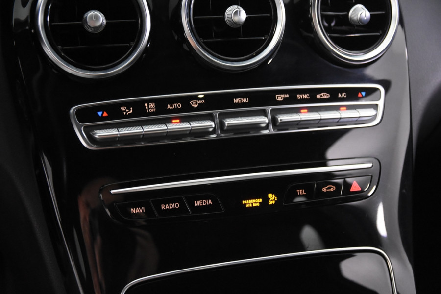 Mercedes-Benz C-Klasse 180 AMG Line *1ste eigenaar*Leer*2x AMG*Navigatie*