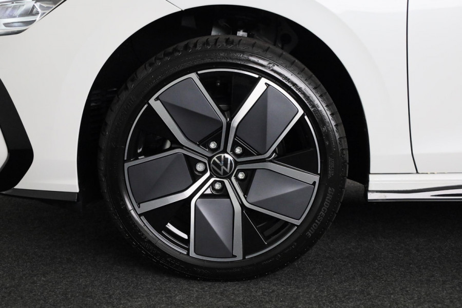 Volkswagen GOLF Variant R-Line-Edition 1.5 eTSI 85 kW / 116 pk Variant 7 v ersn. DSG