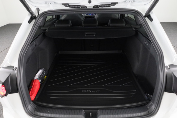 Volkswagen GOLF Variant R-Line-Edition 1.5 eTSI 85 kW / 116 pk Variant 7 v ersn. DSG