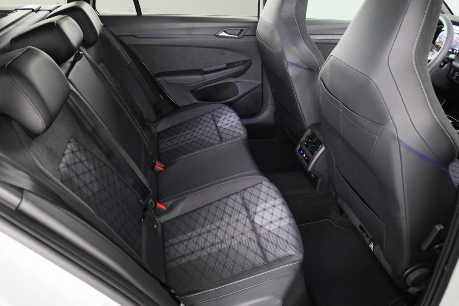 Volkswagen GOLF Variant R-Line-Edition 1.5 eTSI 85 kW / 116 pk Variant 7 v ersn. DSG
