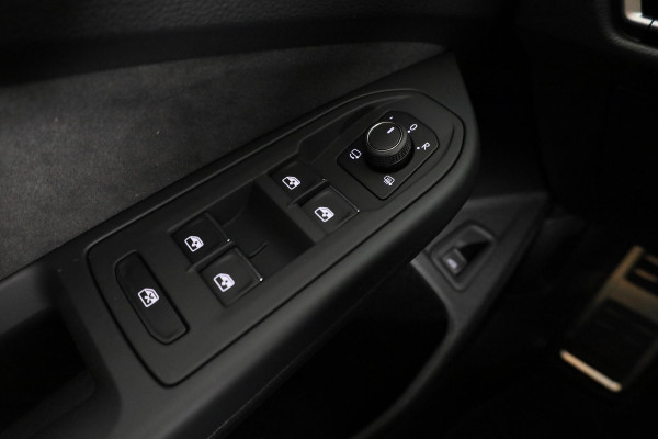 Volkswagen GOLF Variant R-Line-Edition 1.5 eTSI 85 kW / 116 pk Variant 7 v ersn. DSG