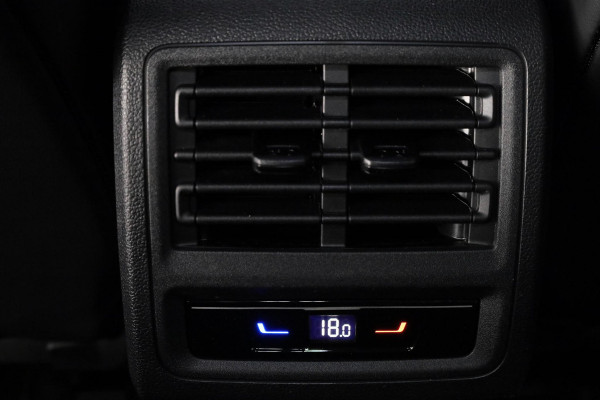 Volkswagen GOLF Variant R-Line-Edition 1.5 eTSI 85 kW / 116 pk Variant 7 v ersn. DSG