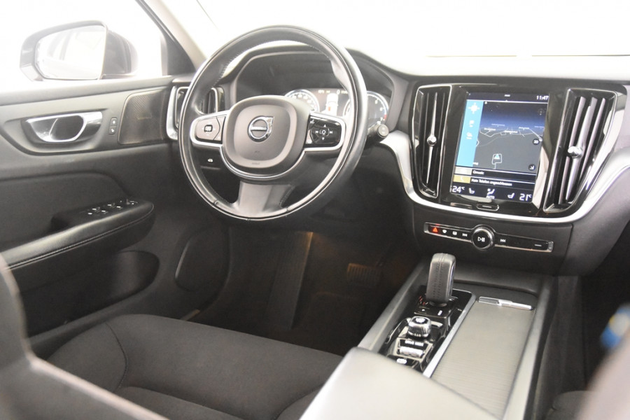 Volvo V60 2.0 B3 Momentum *1ste Eigenaar*Navigatie*Park assist*