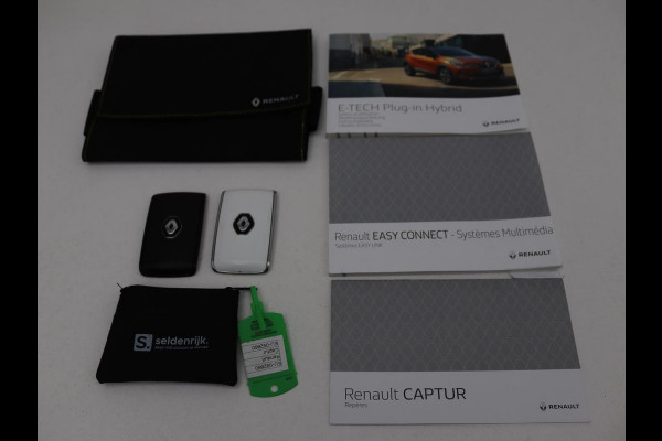 Renault Captur 1.6 E-Tech Plug-in Hybrid 160 Intens | Adaptive cruise | Stuurverwarming | Carplay | Full LED | Keyless | Navigatie | Parkeerhulp