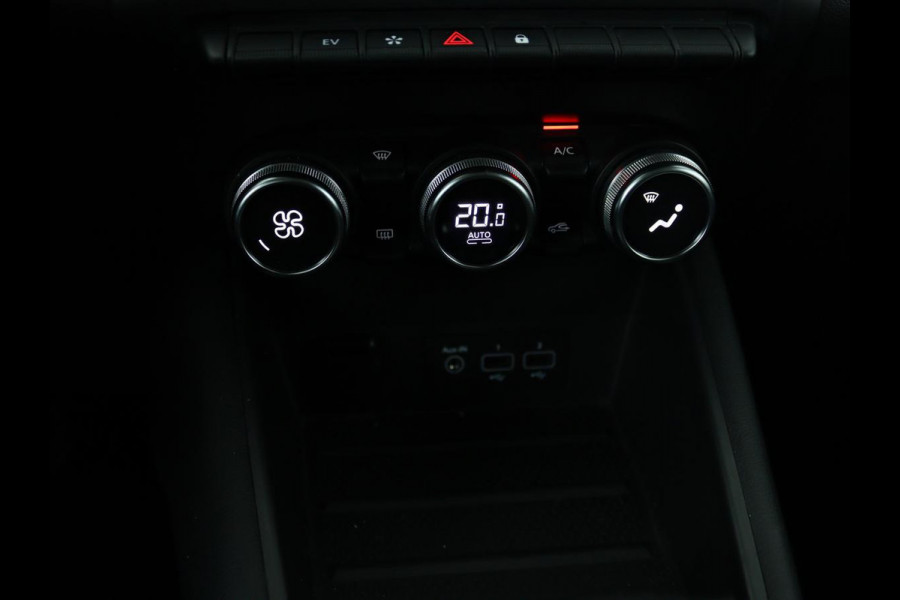 Renault Captur 1.6 E-Tech Plug-in Hybrid 160 Intens | Adaptive cruise | Stuurverwarming | Carplay | Full LED | Keyless | Navigatie | Parkeerhulp